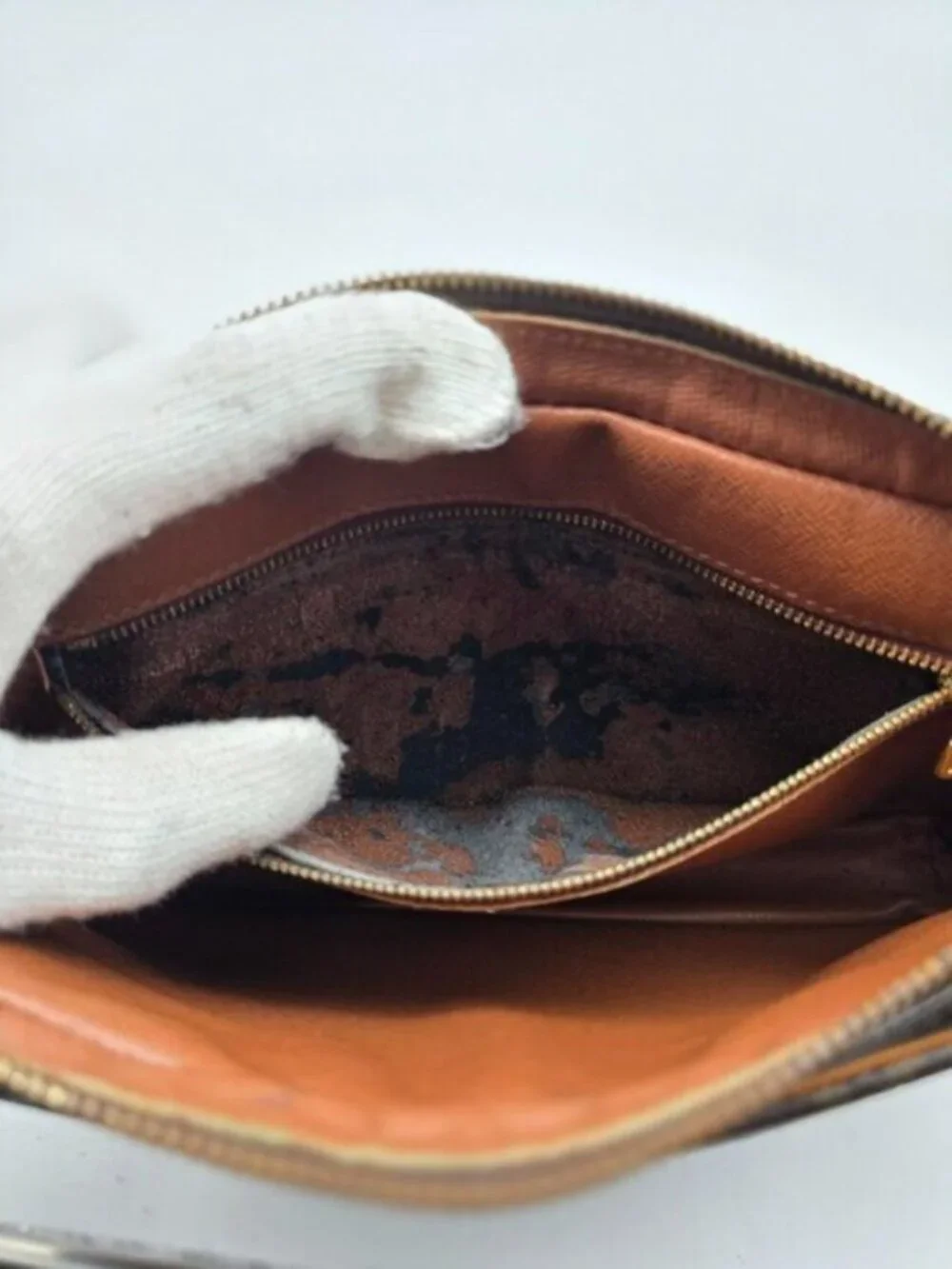 Louis Vuitton classic louis